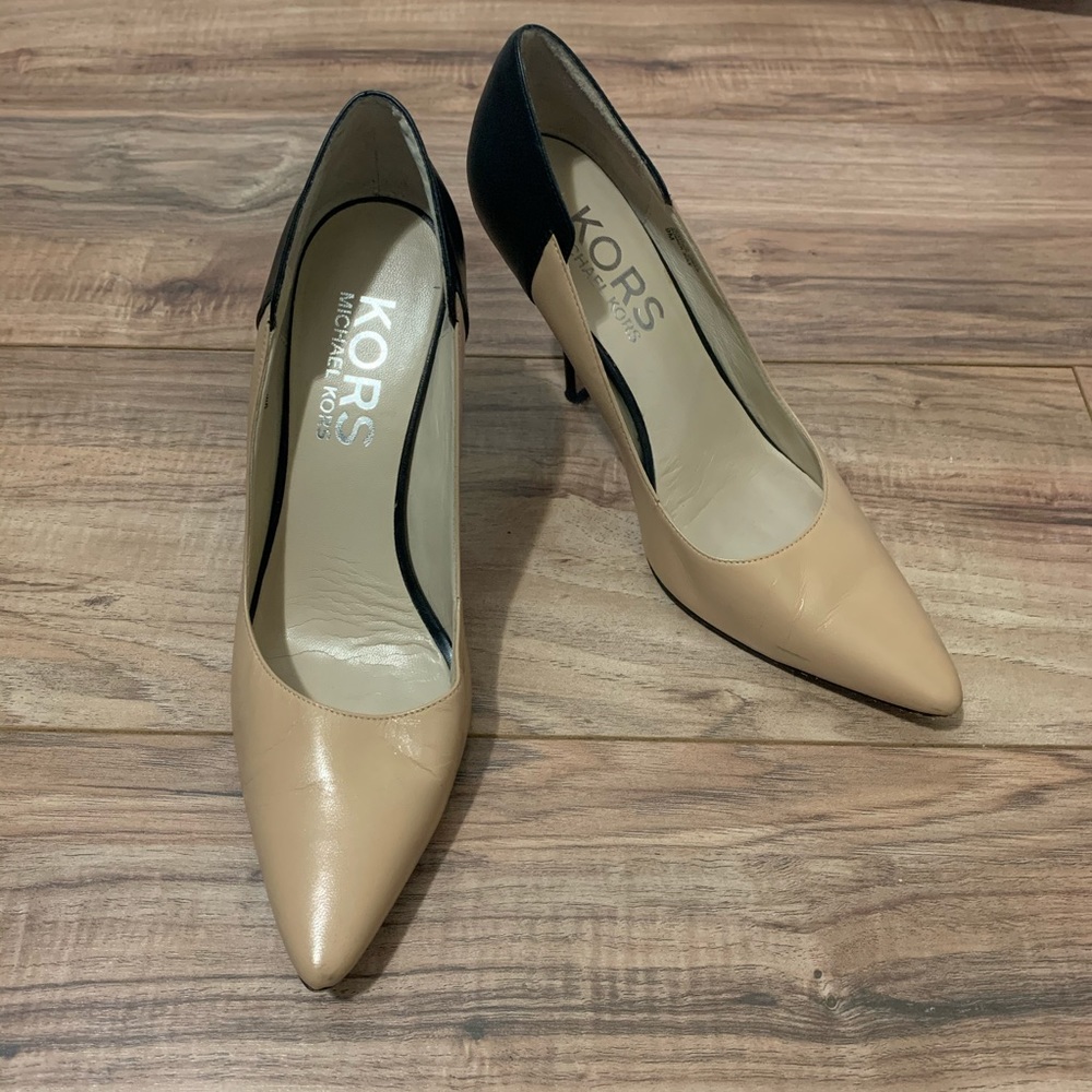 Michael Kors Nude & Black Pumps 👠 EUC